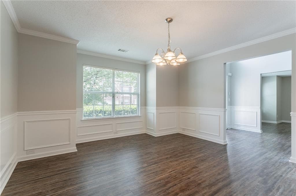 5 bedroom, 3 bathroom, 3,890 sq ft single family residence for sale at 7190 Cavender Drive, Atlanta, GA 30331 — photo 9