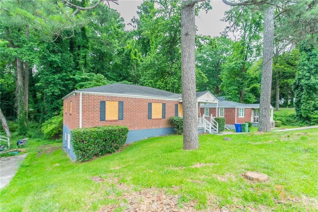 3 bedroom, 2 bathroom, 1,160 sq ft single family residence for sale at 2817 Burton Road, Atlanta, GA 30311 — photo 2