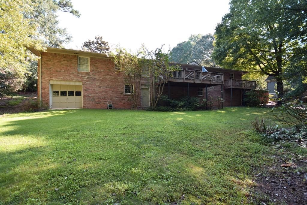 4 bedroom, 2 bathroom, 1,950 sq ft single family residence for sale at 4320 Brookview Drive, Atlanta, GA 30339 — photo 4