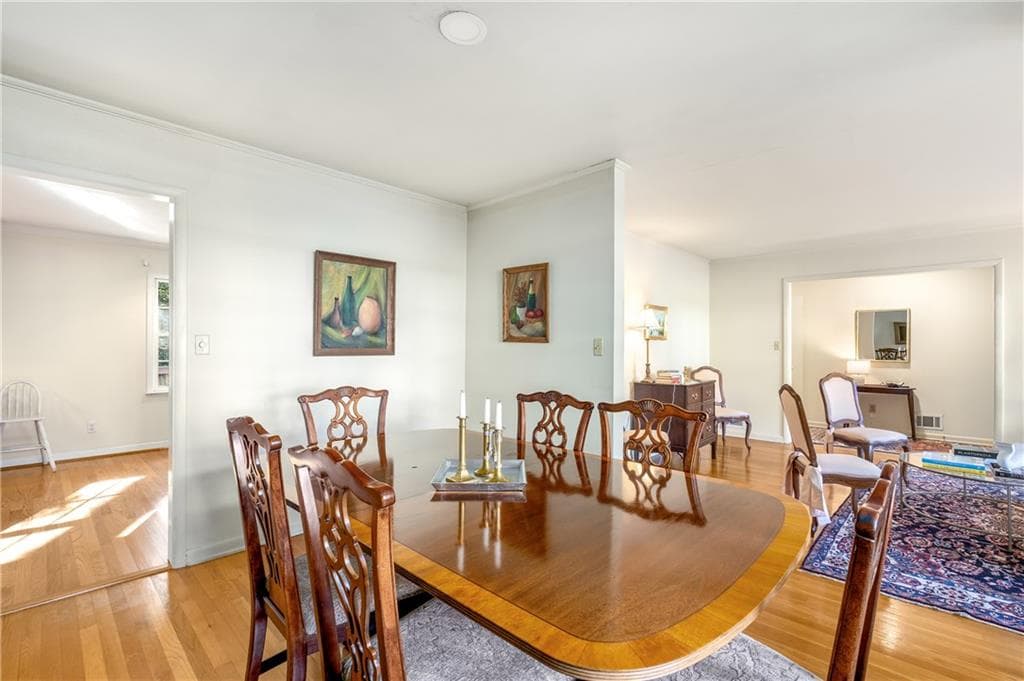 4 bedroom, 2 bathroom, 1,950 sq ft single family residence for sale at 4320 Brookview Drive, Atlanta, GA 30339 — photo 8