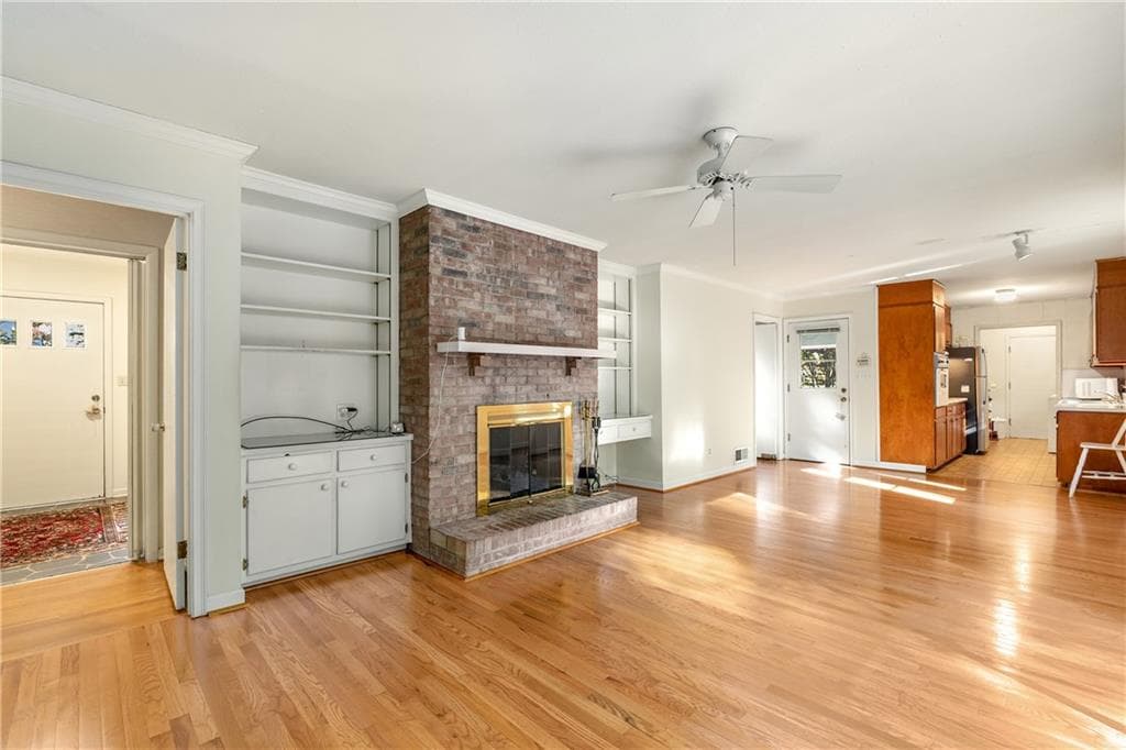 4 bedroom, 2 bathroom, 1,950 sq ft single family residence for sale at 4320 Brookview Drive, Atlanta, GA 30339 — photo 9