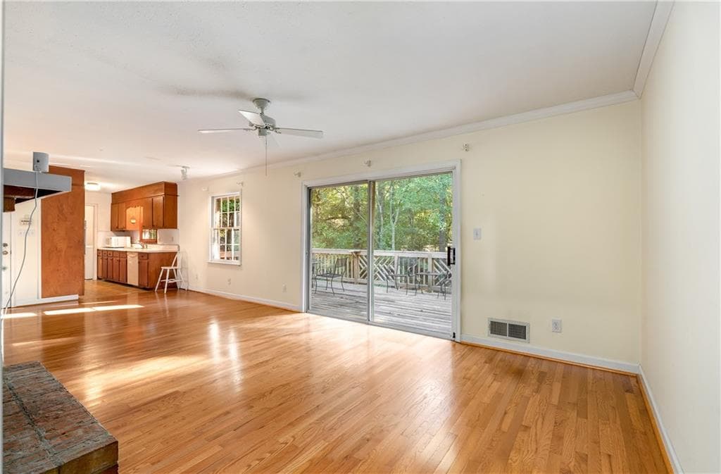 4 bedroom, 2 bathroom, 1,950 sq ft single family residence for sale at 4320 Brookview Drive, Atlanta, GA 30339 — photo 10