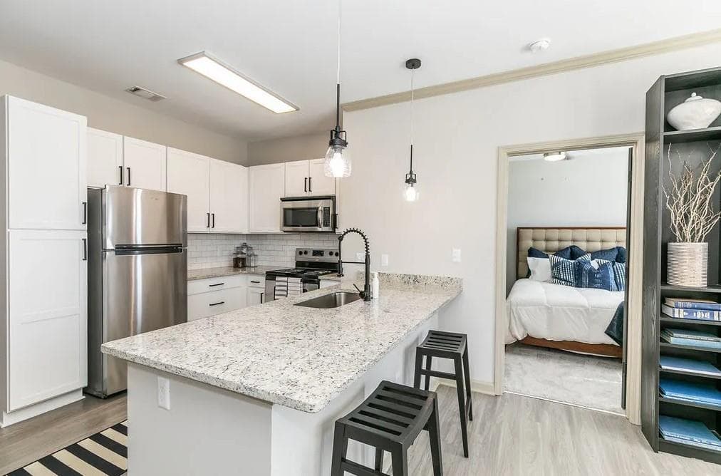 1 bedroom, 2 bathroom, 965 sq ft apartment for rent at 1000 Ashwood Parkways 1210, Dunwoody, GA 30338 for $2,016 a month