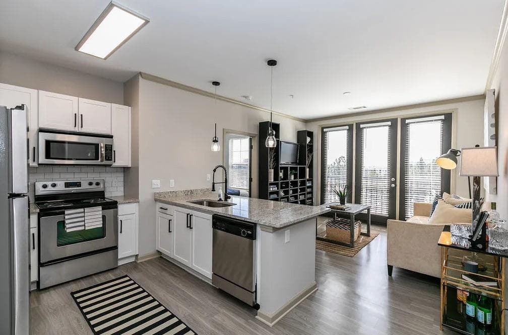 1 bedroom, 2 bathroom, 965 sq ft apartment for rent at 1000 Ashwood Parkways 1210, Dunwoody, GA 30338 for $2,016 a month — photo 4