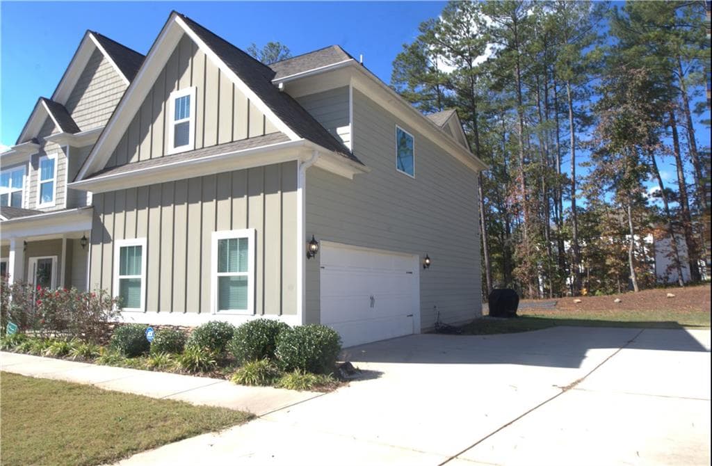 4 bedroom, 3 bathroom, 2,951 sq ft single family residence for sale at 468 BRYSON LAKE Circle, Douglasville, GA 30134 — photo 3