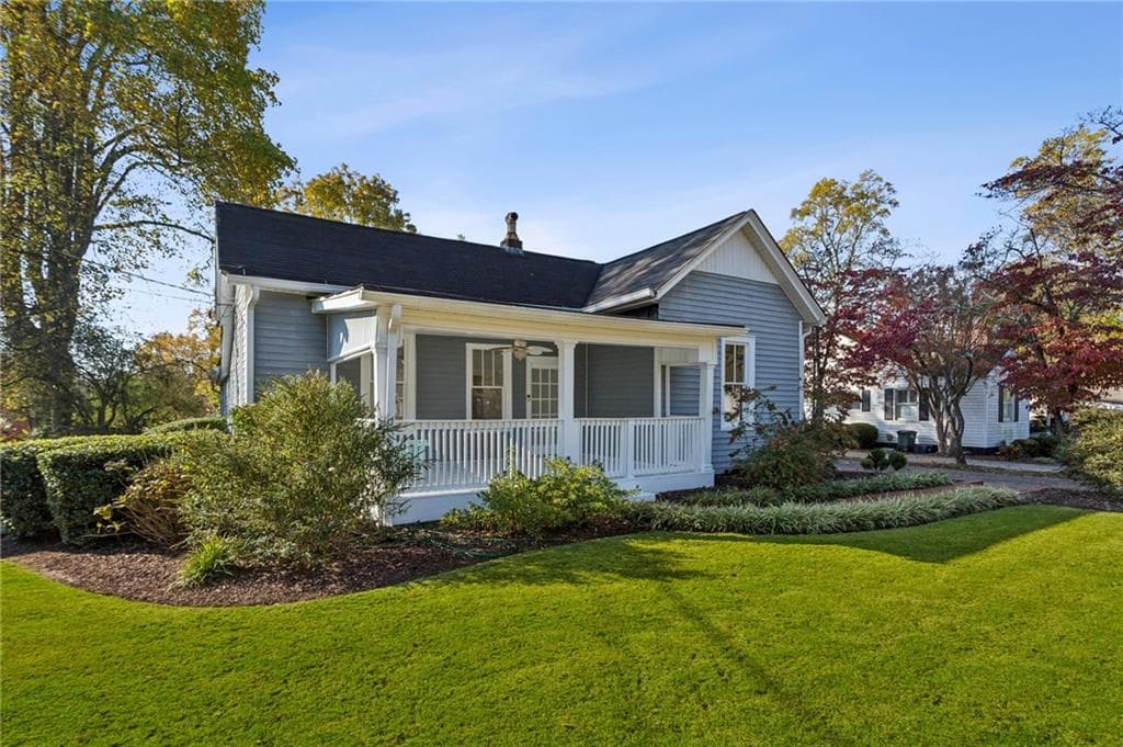 3 bedroom, 2 bathroom, 2,006 sq ft single family residence sold at 327 Stewart Avenue, Marietta, GA 30064