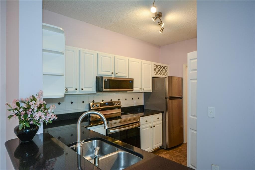 2 bedroom, 2 bathroom, 1,181 sq ft condominium sold at 955 Juniper Street 4112, Atlanta, GA 30309