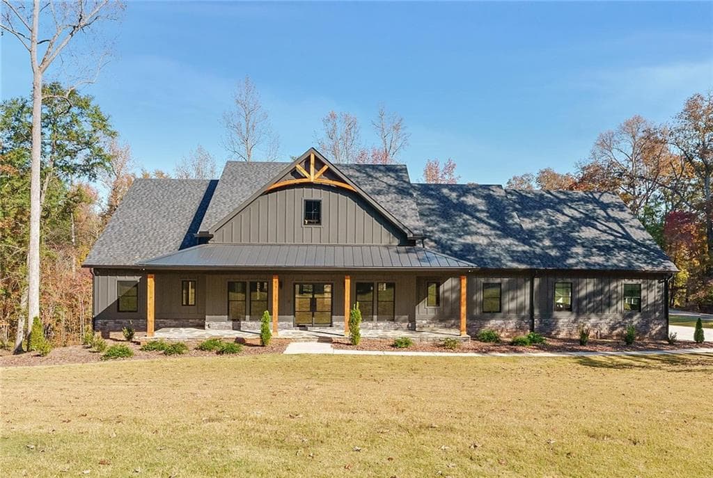 4 bedroom, 5 bathroom, 5,582 sq ft single family residence sold at 100 Ridge Way, Forsyth, GA 31029