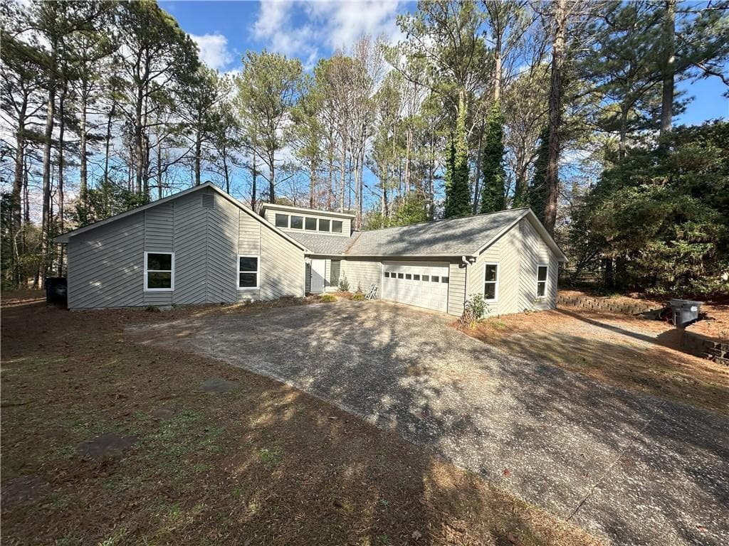 3 bedroom, 2 bathroom, 1,668 sq ft single family residence sold at 3825 Emerson Street, Marietta, GA 30062