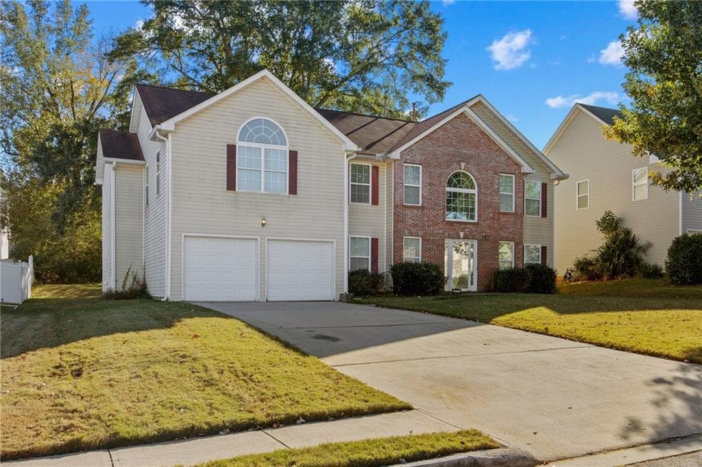 6 bedroom, 3 bathroom, 3,584 sq ft single family residence for sale at 407 Grier Drive, Locust Grove, GA 30248 — photo 2