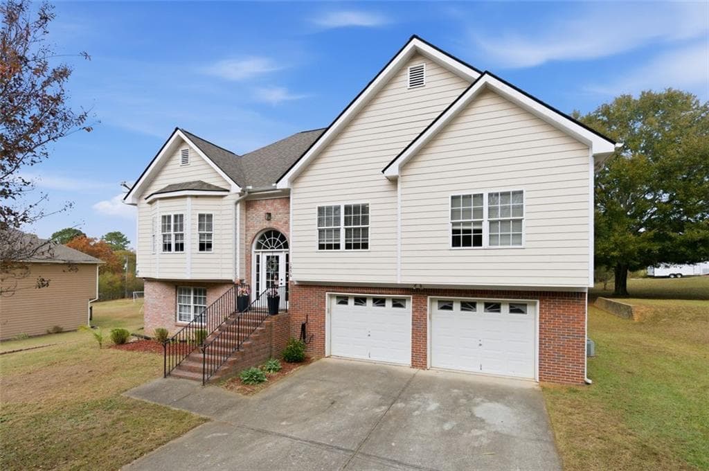 4 bedroom, 3 bathroom, 2,509 sq ft single family residence under contract at 1856 Whitley Road, Bethlehem, GA 30620