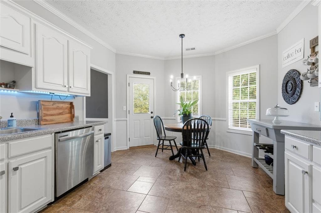 4 bedroom, 3 bathroom, 2,509 sq ft single family residence under contract at 1856 Whitley Road, Bethlehem, GA 30620 — photo 3
