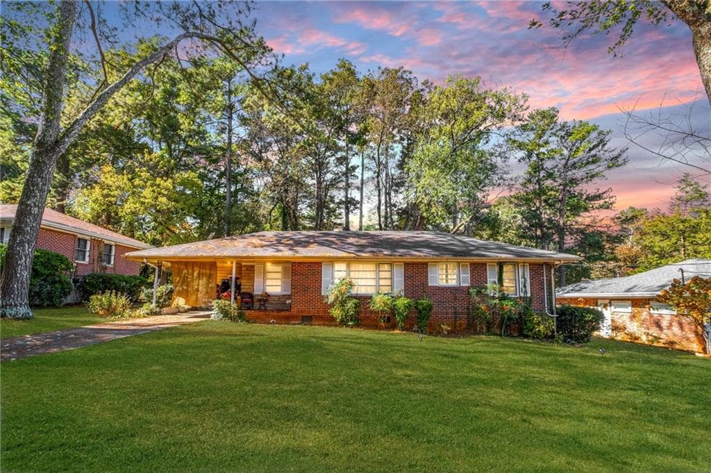 3 bedroom, 2 bathroom, 1,080 sq ft single family residence sold at 1979 Creekside Court, Decatur, GA 30032