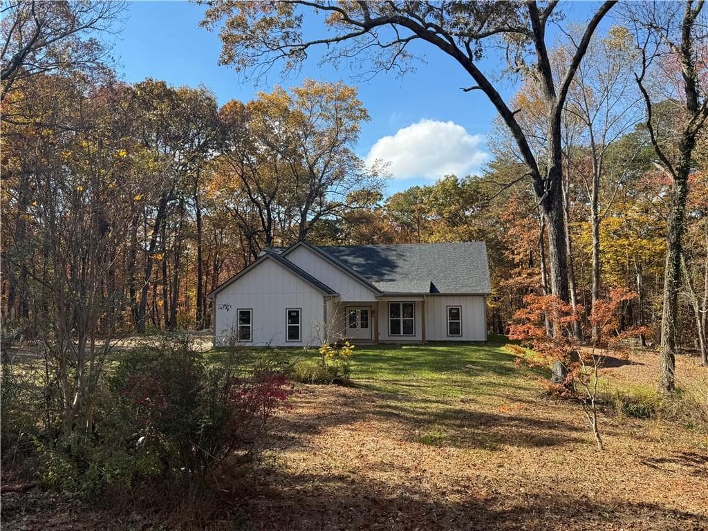 3 bedroom, 2 bathroom single family residence sold at 120 Kings Crossing Drive, Dawsonville, GA 30534