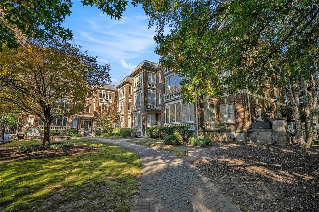 272 14th Street 23, Atlanta, GA 30309 — most recent listing photo