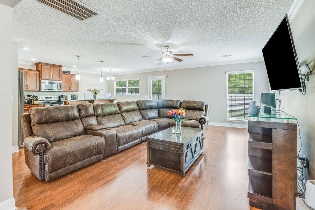 3 bedroom, 3 bathroom, 2,047 sq ft single family residence for sale at 1200 Cypress Fall Circle, Hinesville, GA 31313 — photo 2
