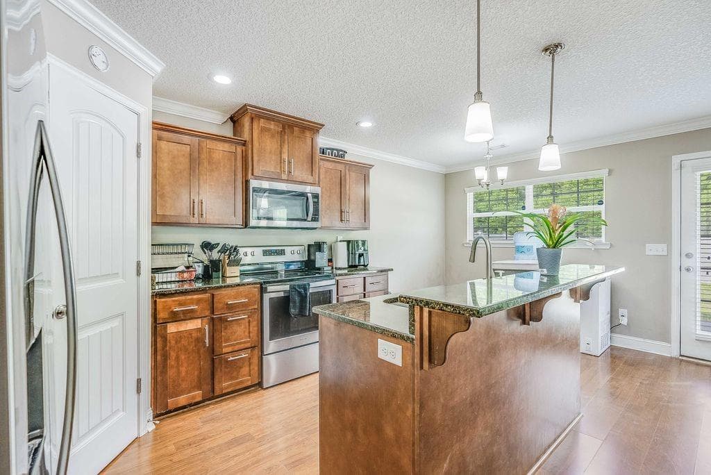 3 bedroom, 3 bathroom, 2,047 sq ft single family residence for sale at 1200 Cypress Fall Circle, Hinesville, GA 31313 — photo 6