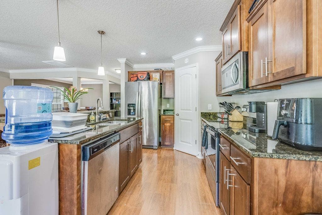 3 bedroom, 3 bathroom, 2,047 sq ft single family residence for sale at 1200 Cypress Fall Circle, Hinesville, GA 31313 — photo 7