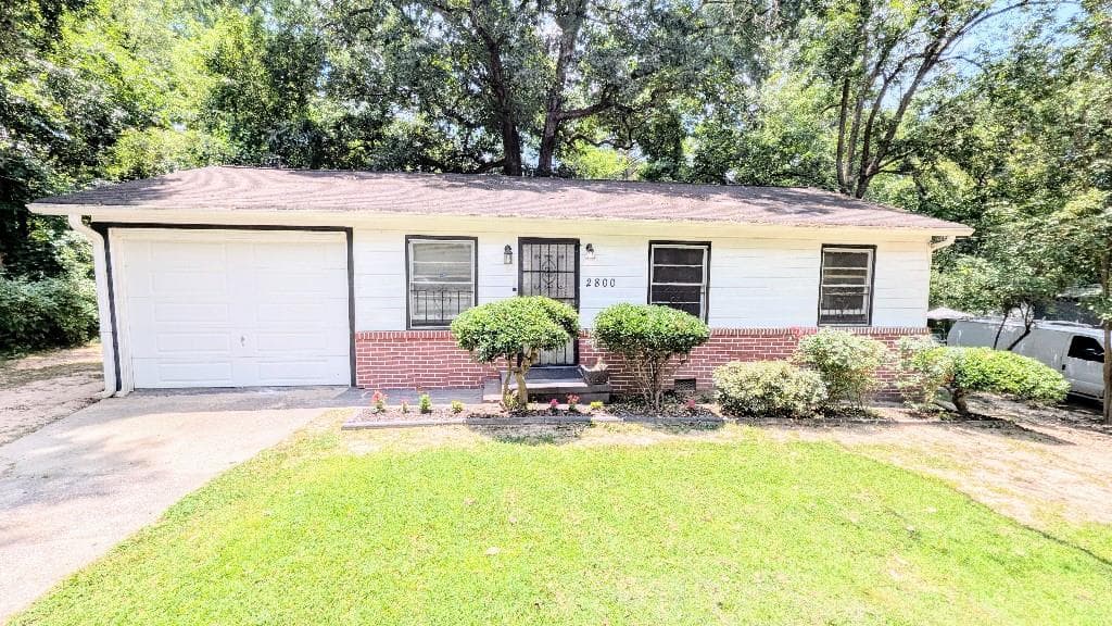 3 bedroom, 1 bathroom, 820 sq ft single family residence sold at 2800 Browntown Road, Atlanta, GA 30318