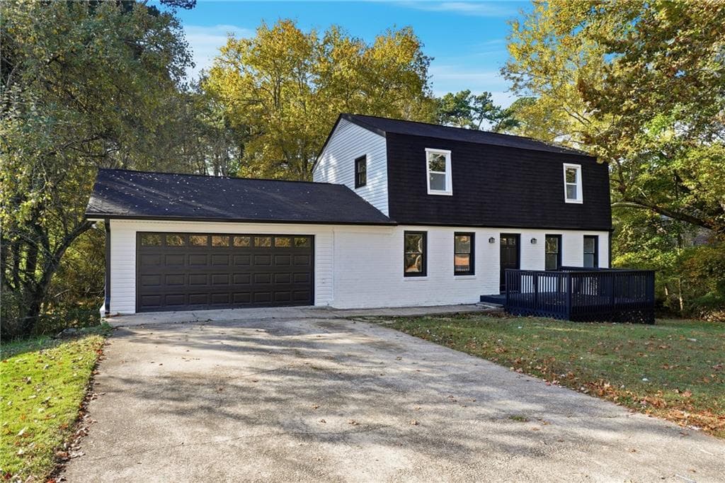 3 bedroom, 3 bathroom, 2,016 sq ft single family residence for sale at 6917 Laurelwood Drive, Douglasville, GA 30135 — photo 3