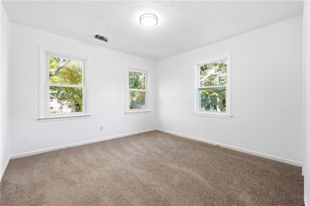 3 bedroom, 3 bathroom, 2,016 sq ft single family residence for sale at 6917 Laurelwood Drive, Douglasville, GA 30135 — photo 7