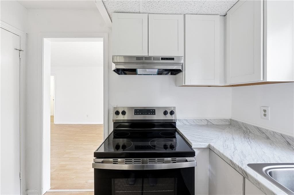 3 bedroom, 3 bathroom, 2,016 sq ft single family residence for sale at 6917 Laurelwood Drive, Douglasville, GA 30135 — photo 10