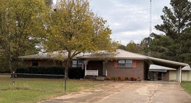 3 bedroom, 2 bathroom, 1,626 sq ft single family residence sold at 1342 ANDERSON Road, Gadsden, AL 35901