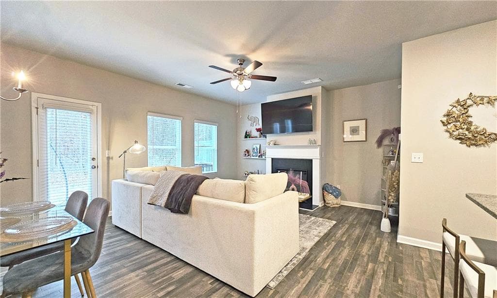 3 bedroom, 3 bathroom, 1,968 sq ft townhouse for sale at 3401 Endurance Court 10, Atlanta, GA 30349 — photo 6