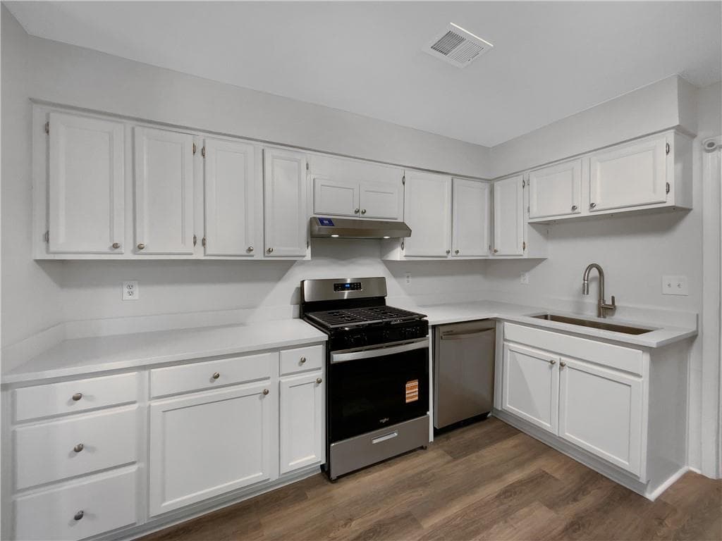 3 bedroom, 3 bathroom, 1,646 sq ft single family residence under contract at 2744 Lisa Drive, Jonesboro, GA 30236 — photo 2