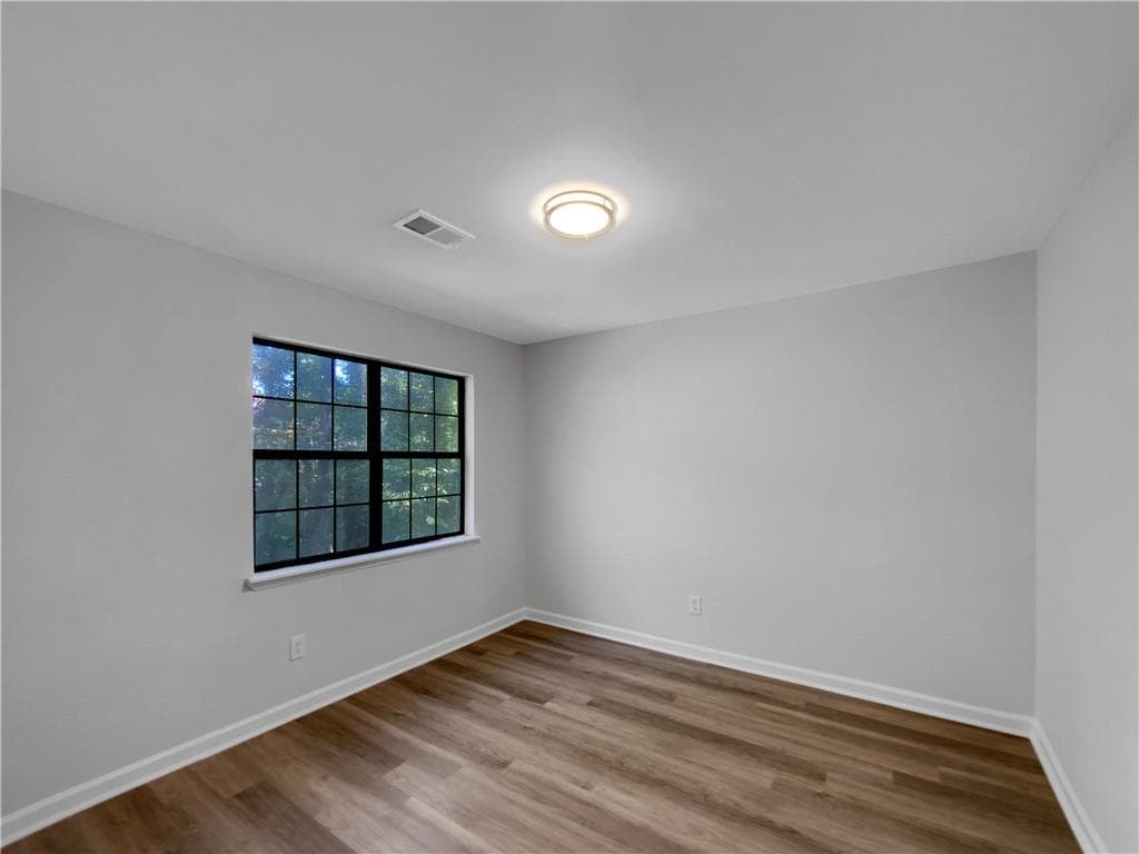 3 bedroom, 3 bathroom, 1,646 sq ft single family residence under contract at 2744 Lisa Drive, Jonesboro, GA 30236 — photo 3