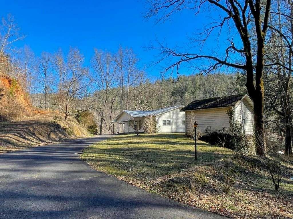 3 bedroom, 2 bathroom, 1,518 sq ft single family residence for sale at 18 Corinth Church Road, Cleveland, GA 30528 — photo 5