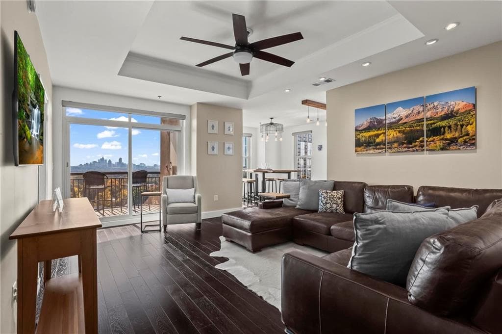 325 E Paces Ferry Road 1508, Atlanta, GA 30305 — most recent listing photo