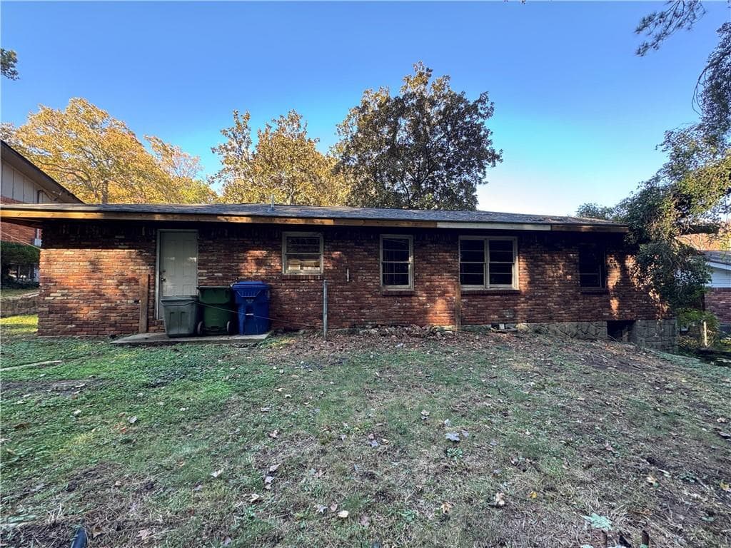 3 bedroom, 1 bathroom, 1,640 sq ft single family residence for sale at 3598 Ingledale Drive, Atlanta, GA 30331 — photo 2