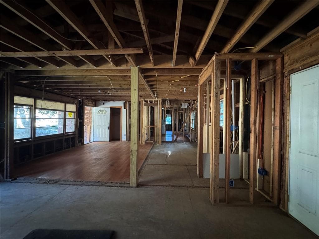 3 bedroom, 1 bathroom, 1,640 sq ft single family residence for sale at 3598 Ingledale Drive, Atlanta, GA 30331 — photo 3