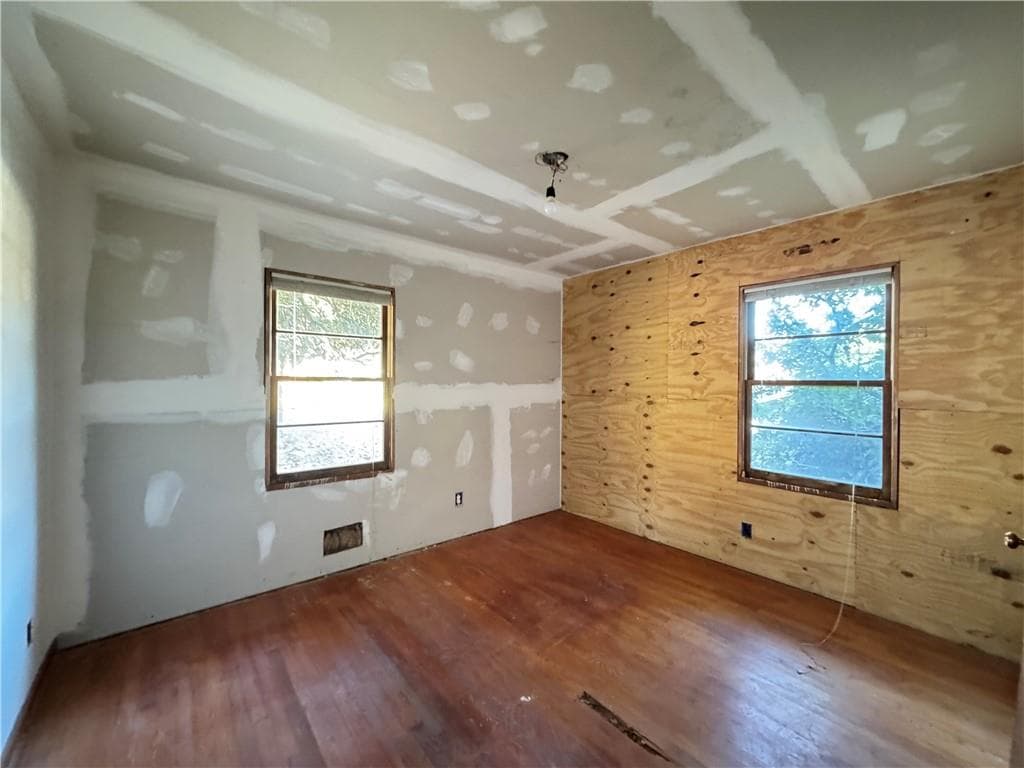 3 bedroom, 1 bathroom, 1,640 sq ft single family residence for sale at 3598 Ingledale Drive, Atlanta, GA 30331 — photo 5
