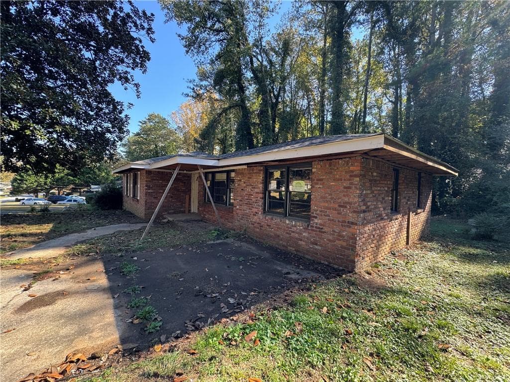 3 bedroom, 1 bathroom, 1,640 sq ft single family residence for sale at 3598 Ingledale Drive, Atlanta, GA 30331 — photo 7