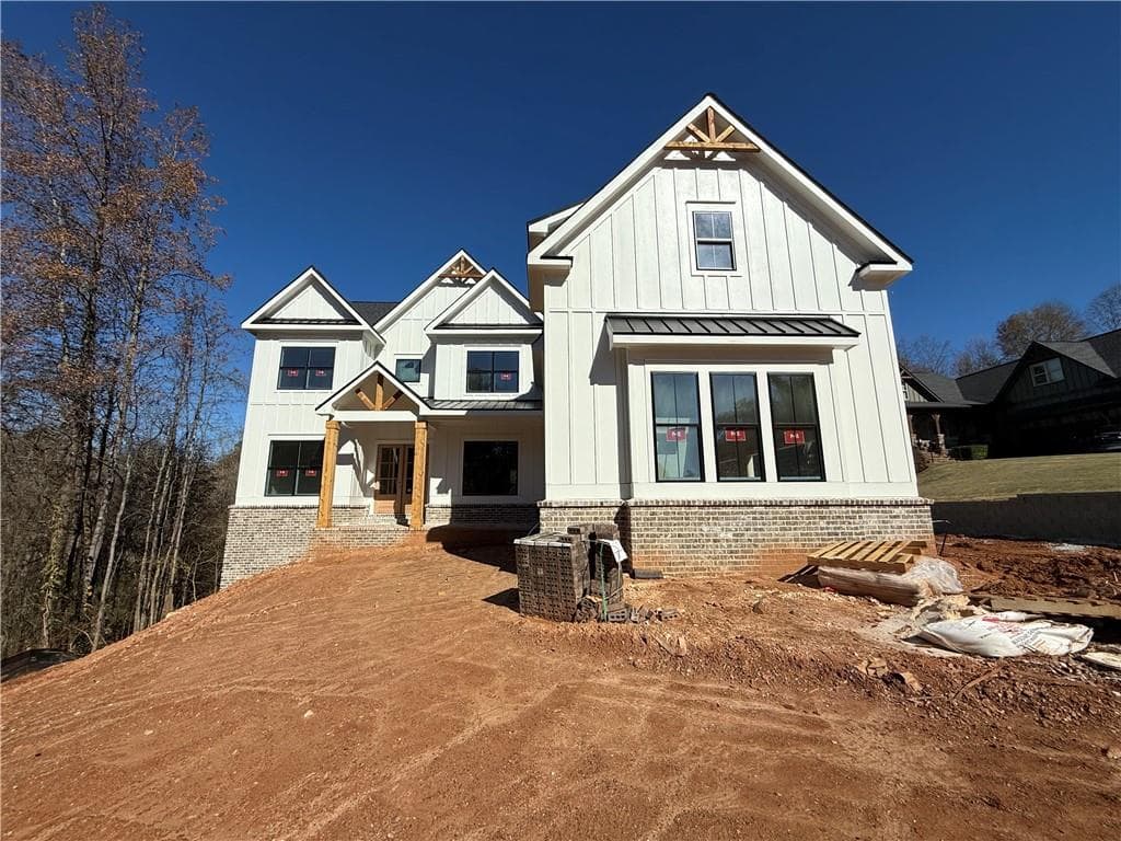5 bedroom, 5 bathroom, 3,952 sq ft single family residence sold at 501 MEADOW LAKE Terrace, Hoschton, GA 30548