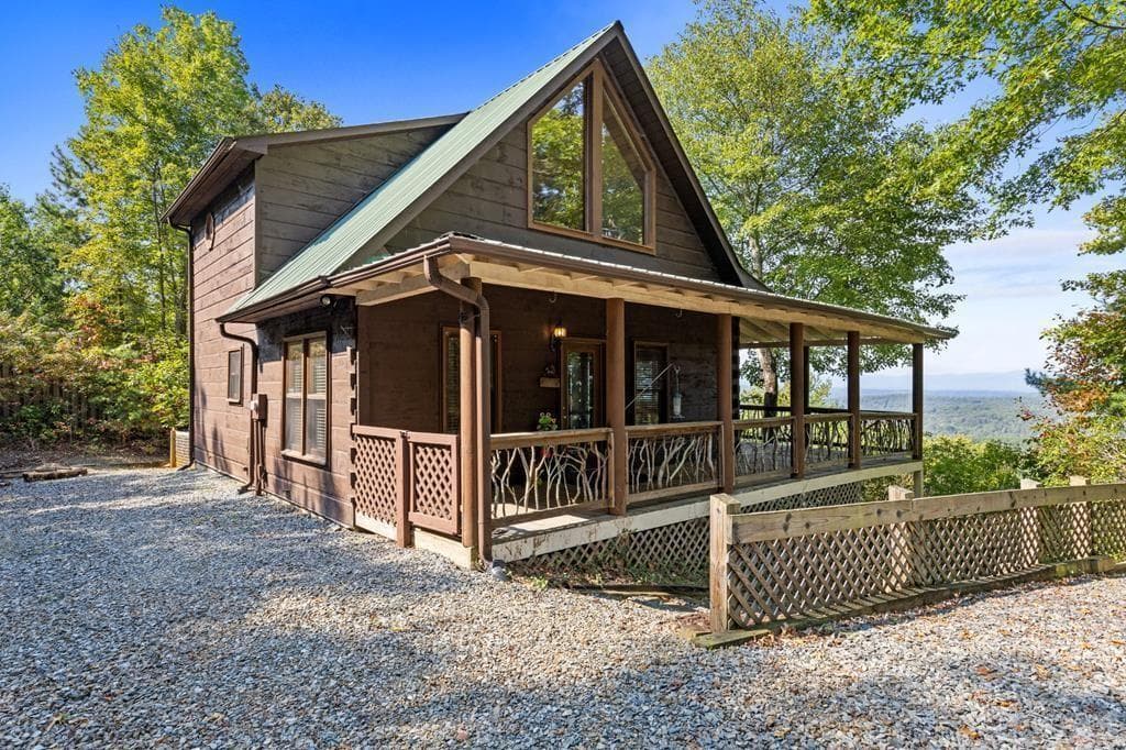 100 Wintermute Drive, Mineral Bluff, GA 30559 — most recent listing photo
