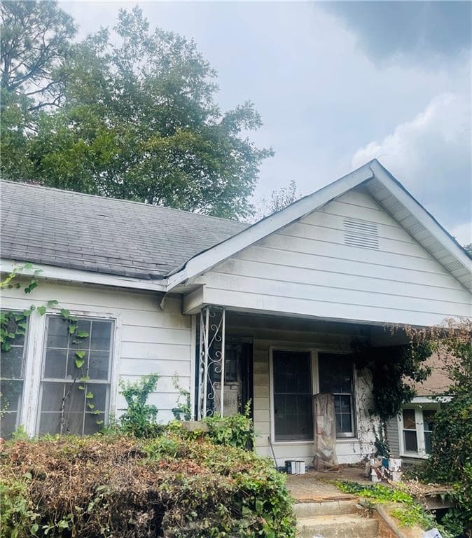 2 bedroom, 1 bathroom, 950 sq ft single family residence under contract at 115 chicamauga, Atlanta, GA 30314 — photo 3
