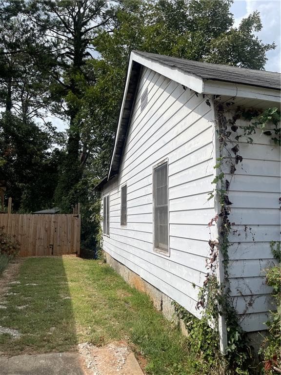 2 bedroom, 1 bathroom, 950 sq ft single family residence under contract at 115 chicamauga, Atlanta, GA 30314 — photo 2