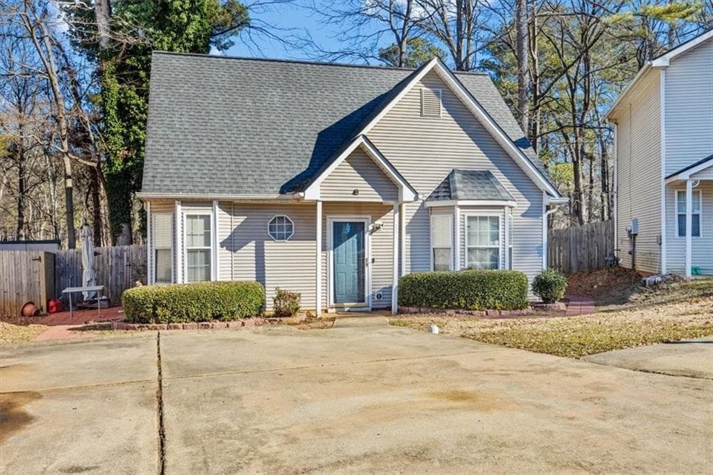 3 bedroom, 2 bathroom, 1,305 sq ft single family residence for sale at 145 Turning Point, Stockbridge, GA 30281