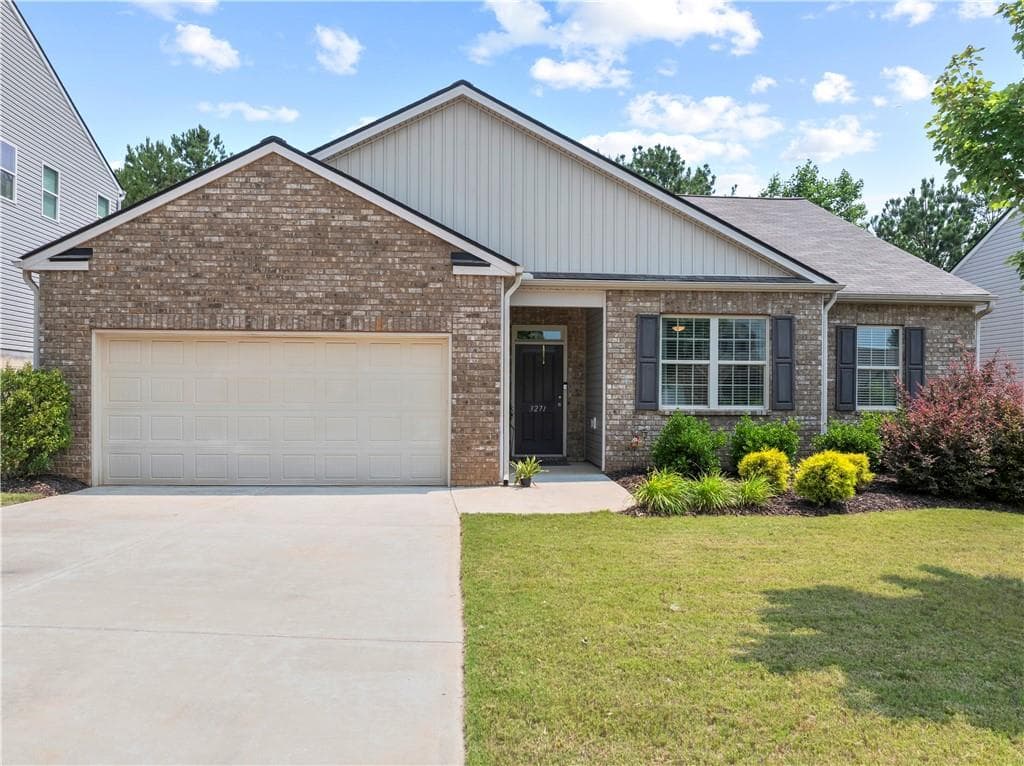 3271 Heatherwood Drive, Gainesville, GA 30507 — most recent listing photo