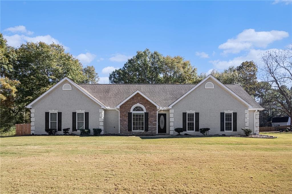 102 Foxdale Drive, LaGrange, GA 30240 — most recent listing photo