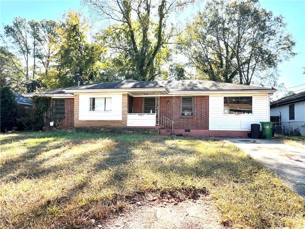 3 bedroom, 1 bathroom, 1,428 sq ft single family residence sold at 2885 Laguna Drive, Decatur, GA 30032