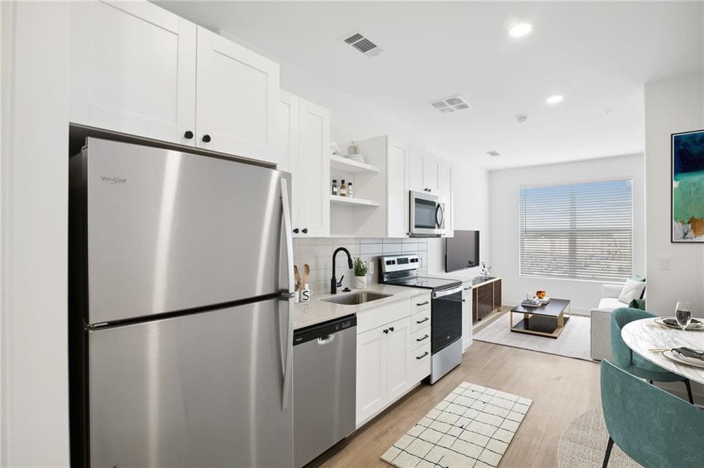 1 bedroom, 1 bathroom, 772 sq ft apartment for rent at 2945 Cumberland Mall T-4042, Atlanta, GA 30339 for $1,685 a month — photo 4