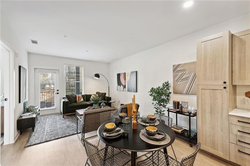2 bedroom, 2 bathroom, 1,071 sq ft apartment for rent at 2945 Cumberland Mall T-1045, Atlanta, GA 30339 for $2,070 a month — photo 6