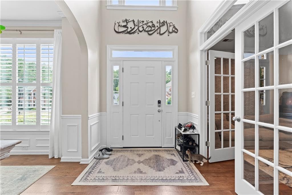 5 bedroom, 3 bathroom, 2,886 sq ft single family residence under contract at 530 Camber Woods Drive, Roswell, GA 30076 — photo 3