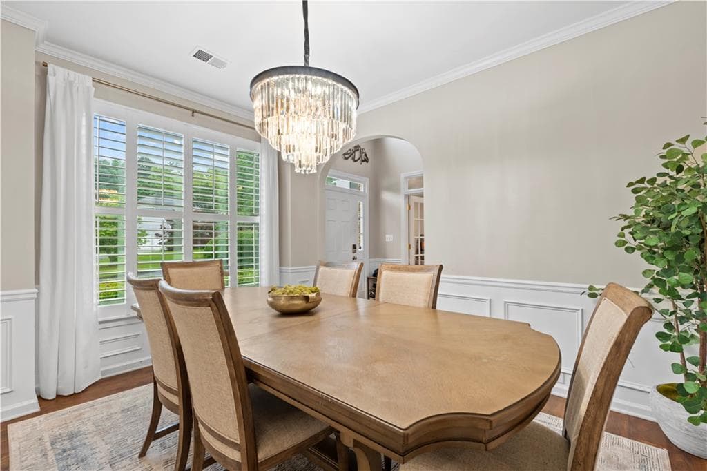 5 bedroom, 3 bathroom, 2,886 sq ft single family residence under contract at 530 Camber Woods Drive, Roswell, GA 30076 — photo 6