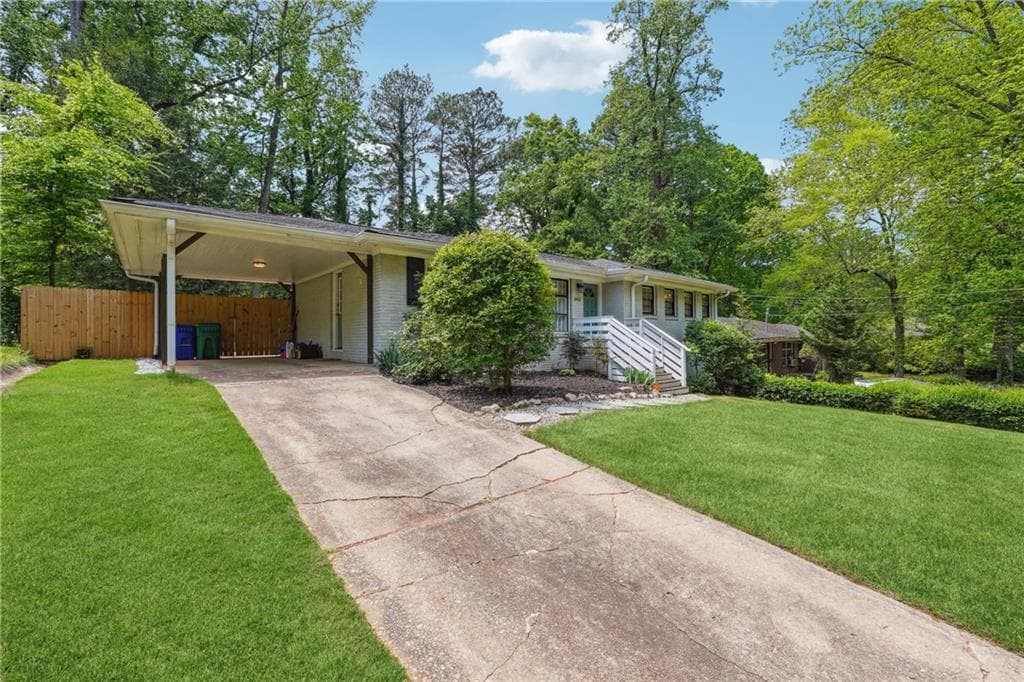3 bedroom, 3 bathroom, 2,564 sq ft single family residence under contract at 3483 GLENSFORD Drive, Decatur, GA 30032 — photo 2