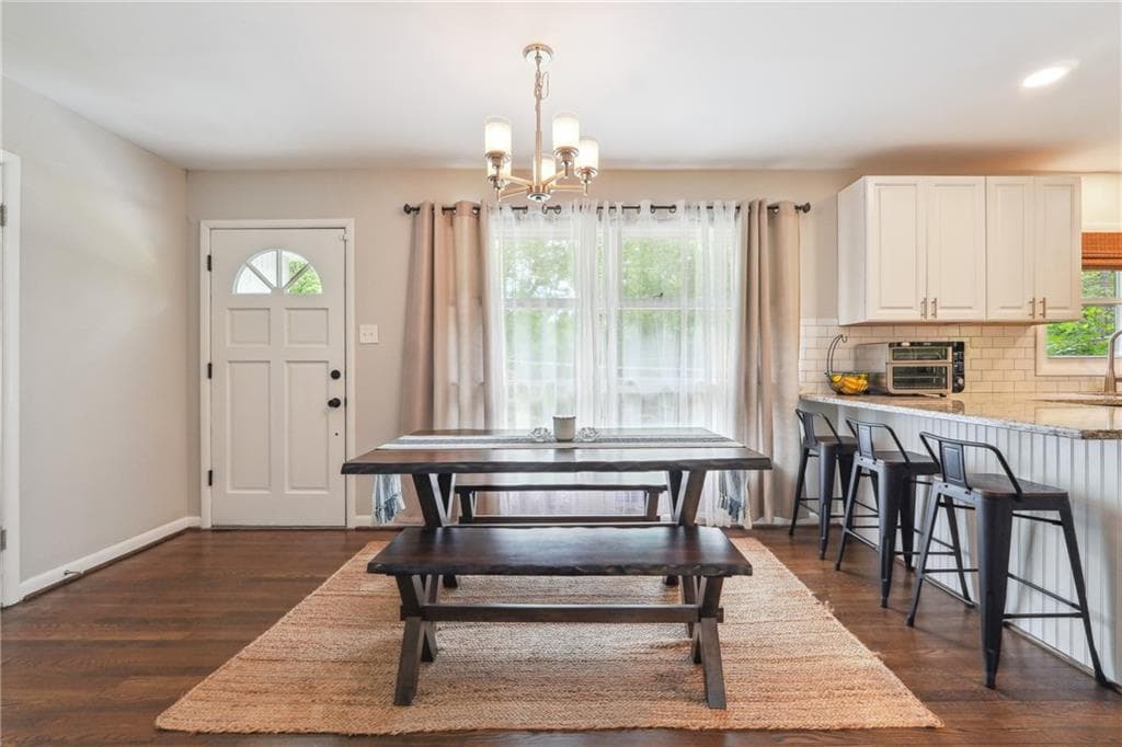3 bedroom, 3 bathroom, 2,564 sq ft single family residence under contract at 3483 GLENSFORD Drive, Decatur, GA 30032 — photo 4
